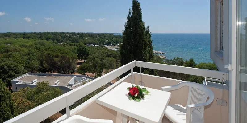 hotel-delfin-plava-laguna-classic-room-with-balcony-sea-side-family-2